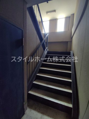 【その他共用部分】 | ユトリロつつじが丘 | 階段