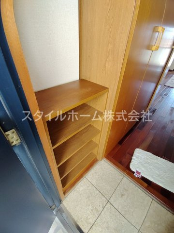 【玄関】 | ユトリロつつじが丘 | 別部屋写真です。