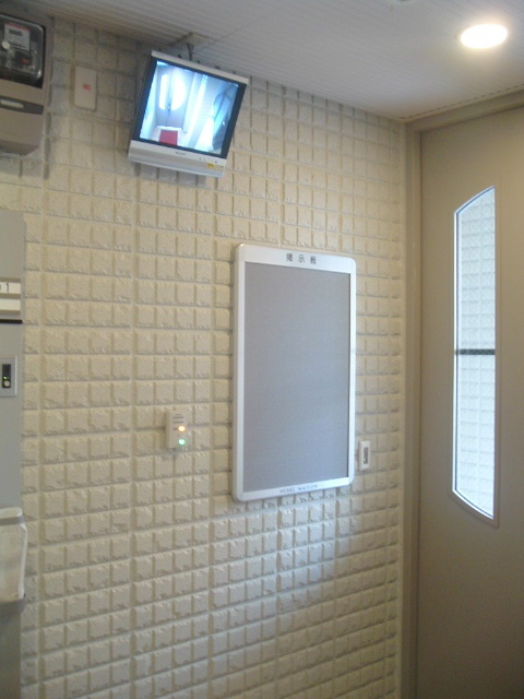 メゾンイナモト２のロビー|安心のALSOK自己監視システム採用