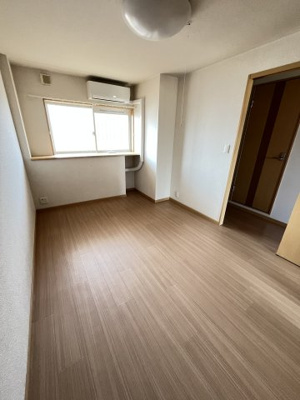 【洋室】 | フォレスト・ヴィラ