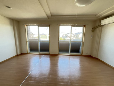 【居間・リビング】 | フォレスト・ヴィラ