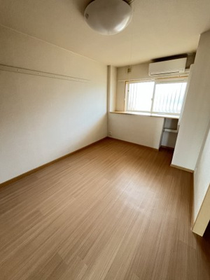 【洋室】 | フォレスト・ヴィラ