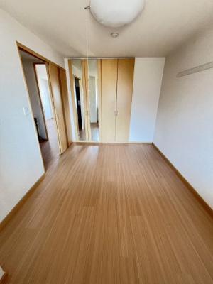 【洋室】 | フォレスト・ヴィラ