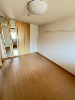 【洋室】 | フォレスト・ヴィラ