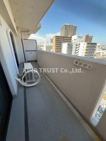 ノーブル南森町Ⅱ番館のバルコニー|暖かな日差しのふりそそぐバルコニー