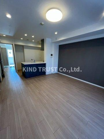 ノーブル南森町Ⅱ番館の居間・リビング|ゆったり過ごせるリビングです