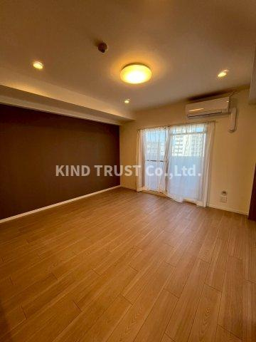 ノーブル南森町Ⅱ番館の居間・リビング|ゆったりとした居間です