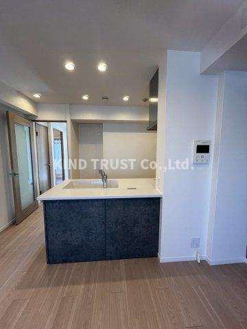 ノーブル南森町Ⅱ番館の居間・リビング|居間です