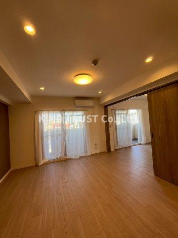 ノーブル南森町Ⅱ番館の居間・リビング|居間です