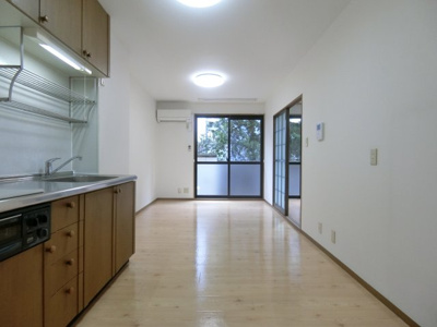 【居間・リビング】 | ヴィラ西福原B棟