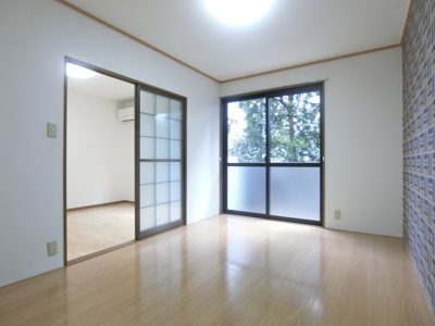 【洋室】 | ヴィラ西福原B棟