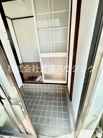 明美の里町テラスハウスの玄関