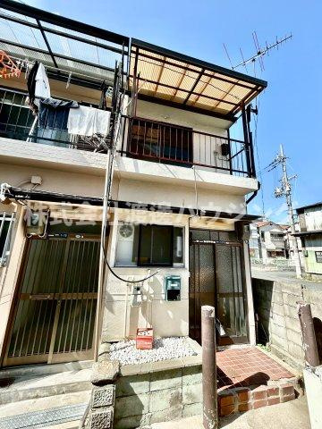 明美の里町テラスハウスの外観