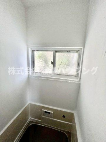 明美の里町テラスハウスのその他|浴室に窓