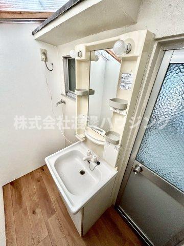 明美の里町テラスハウスの洗面所