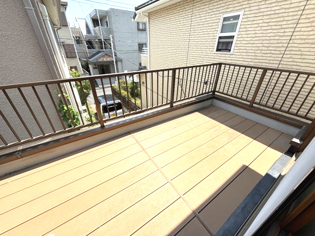 所沢市喜多町のバルコニー|お洗濯にも便利なバルコニー付き