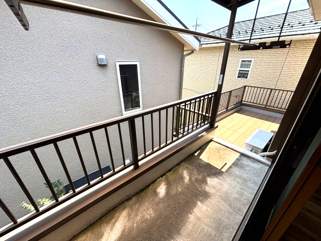所沢市喜多町のバルコニー|外からの目が気にならないバルコニーで洗濯物が干せます