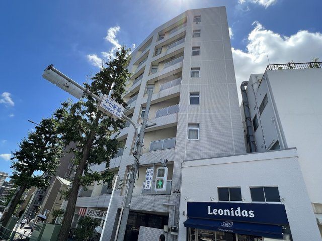 ラグジュアリーアパートメント文京千石02の外観