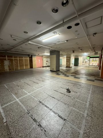 ポポロビルの内装