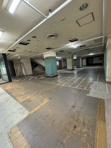 ポポロビルの内装