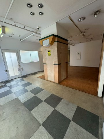 ポポロビルの内装