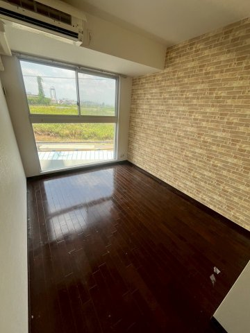 リバープレイス梅田北の洋室