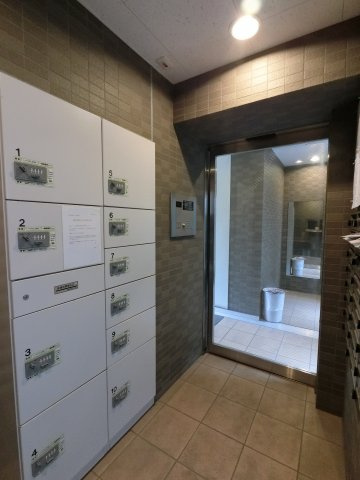 S-FORT船橋roots（旧ガルダ船橋本町）のエントランス