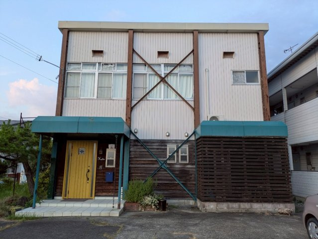 蒲生郡竜王町大字山之上の店舗事務所の外観