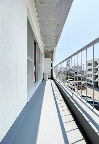 天神マンション　1号棟のバルコニー