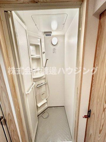 サウナのある家のシャワールーム