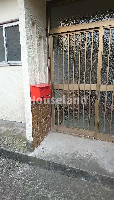 鳴神戸建のエントランス