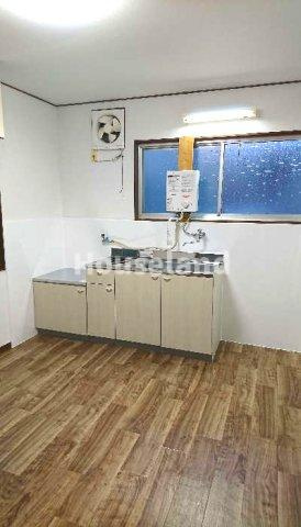 鳴神戸建の居間・リビング