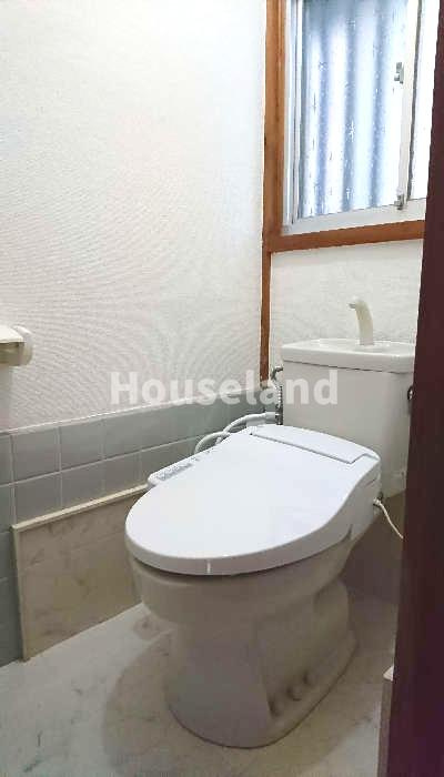 鳴神戸建のトイレ