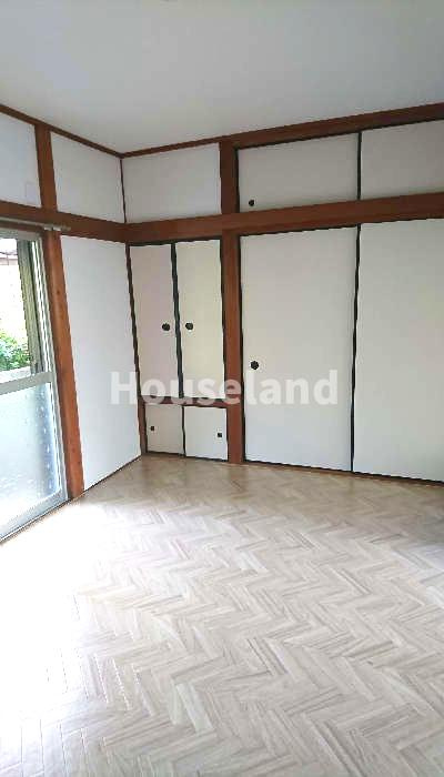 鳴神戸建の洋室