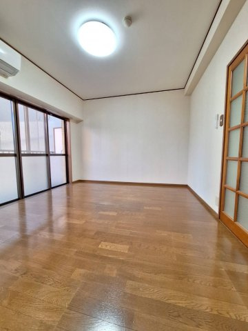 リバーフィールドマンションの居間・リビング|洋室