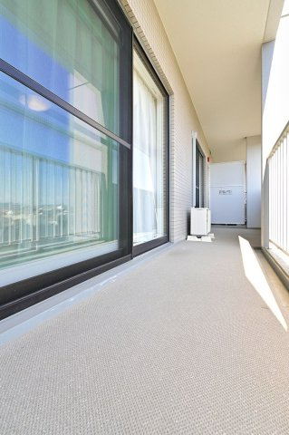 【バルコニー】 | シティパル春日セントレ | 南向きのバルコニーは陽当り良好で、たっぷりのお洗濯物もよく乾きます