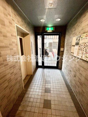 ライブステーション江坂のエントランス