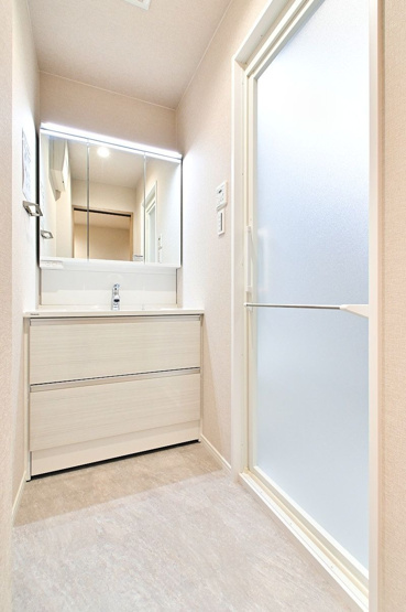 【独立洗面台】 | 藤和薬院コープ | 収納力と機能性に優れた三面鏡洗面化粧台です