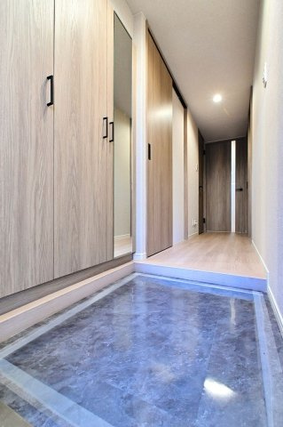 【玄関】 | 藤和薬院コープ | 玄関には収能力の高いシューズボックスがセットされています