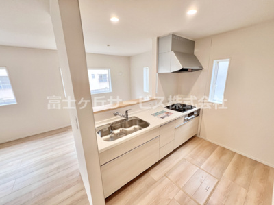 【キッチン】 | 富士市川成島 3期 新築一戸建て 1号棟 | キッチンでお料理をお楽しみください