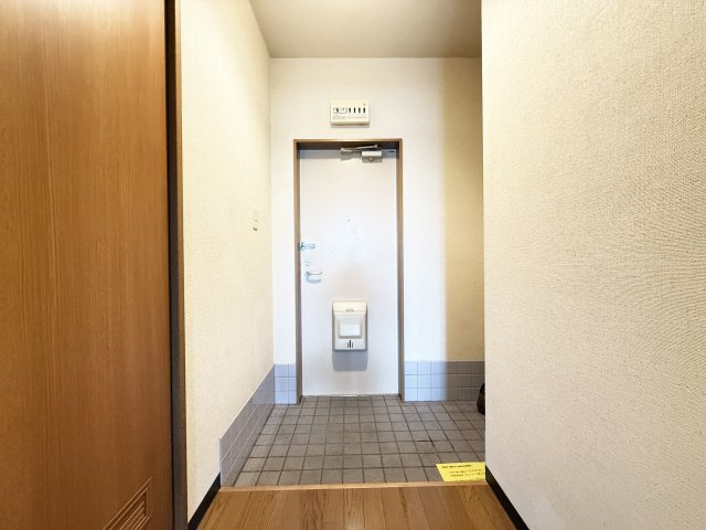 サンハイツ88の玄関