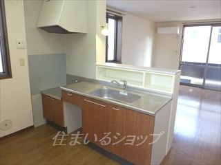 広島市安佐北区落合南４丁目のアパートのキッチン|キッチンに窓あり
