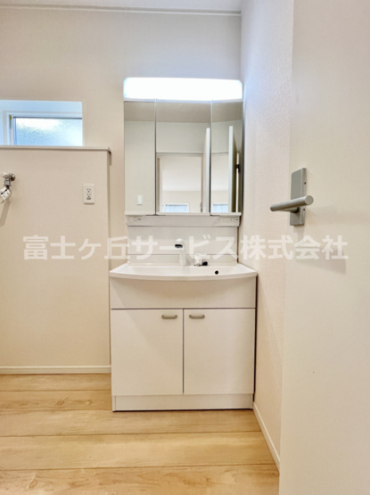 【独立洗面台】 | 沼津市東椎路 6期 新築一戸建て | 独立洗面台です