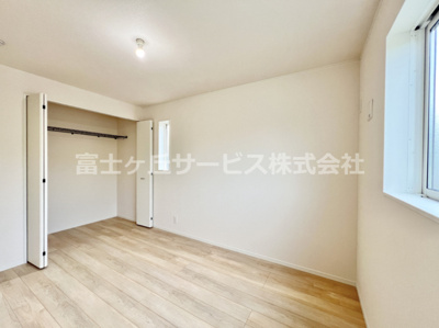 【洋室】 | 沼津市東椎路 6期 新築一戸建て | 6帖の洋室です