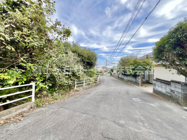 【前面道路含む現地写真】 | 沼津市東椎路 6期 新築一戸建て | 前面道路含む現地写真です