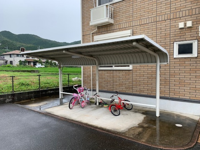 ピエスの駐車場|駐輪場に自転車も停められます♪