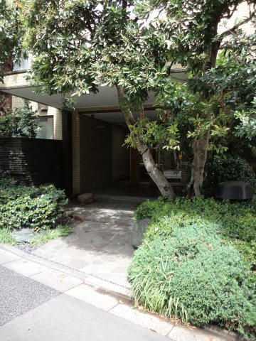 オークヒルズ小日向のエントランス