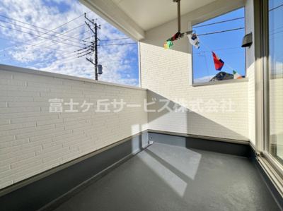 【バルコニー】 | 伊豆の国市三福 4期 新築一戸建て 1号棟 | バルコニーがあります