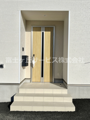【エントランス】 | 伊豆の国市三福 4期 新築一戸建て 1号棟 | エントランスです