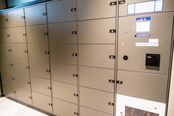 【設備】 | 【宅配ボックス】大小さまざまなサイズに対応！宅配時間を気にせず、いつでもお出かけいただけます！